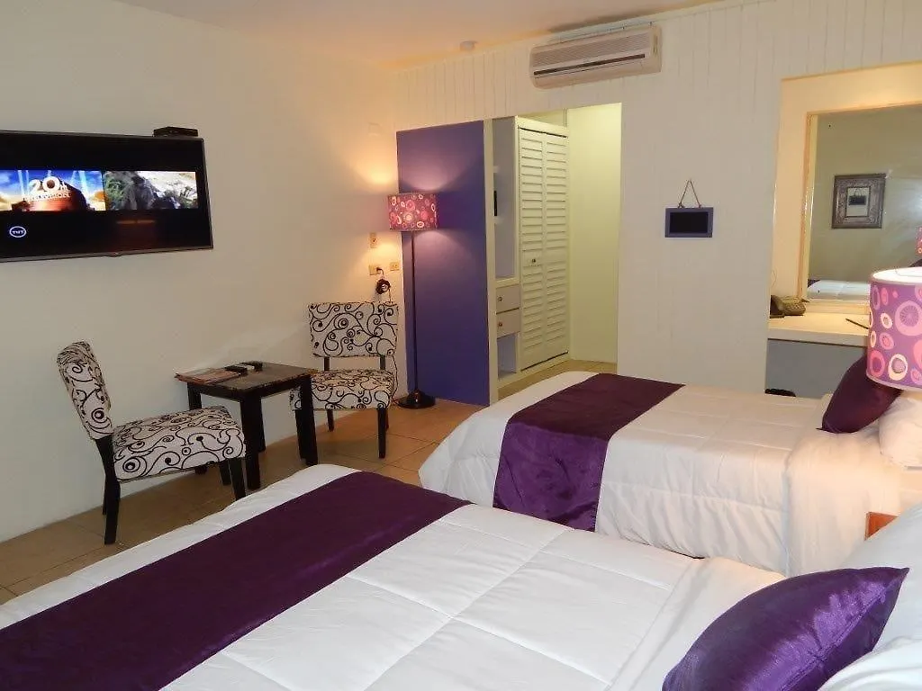 Chic - The Boutique Hotel And Conference Centre elérhetőségei